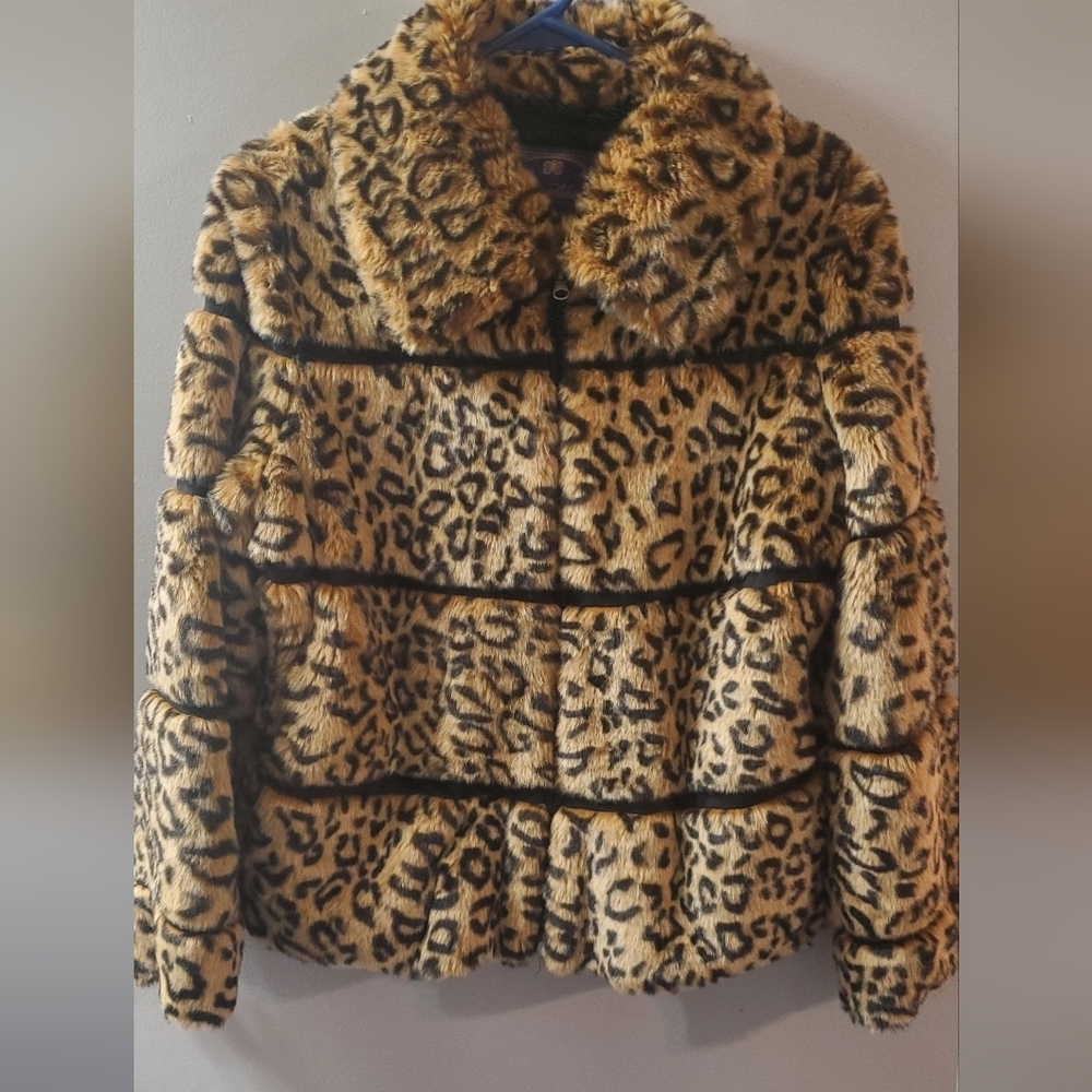 Gorgeous Curations Faux Leopard Print Teddy Jacket. Very Soft And Warm. Sz L